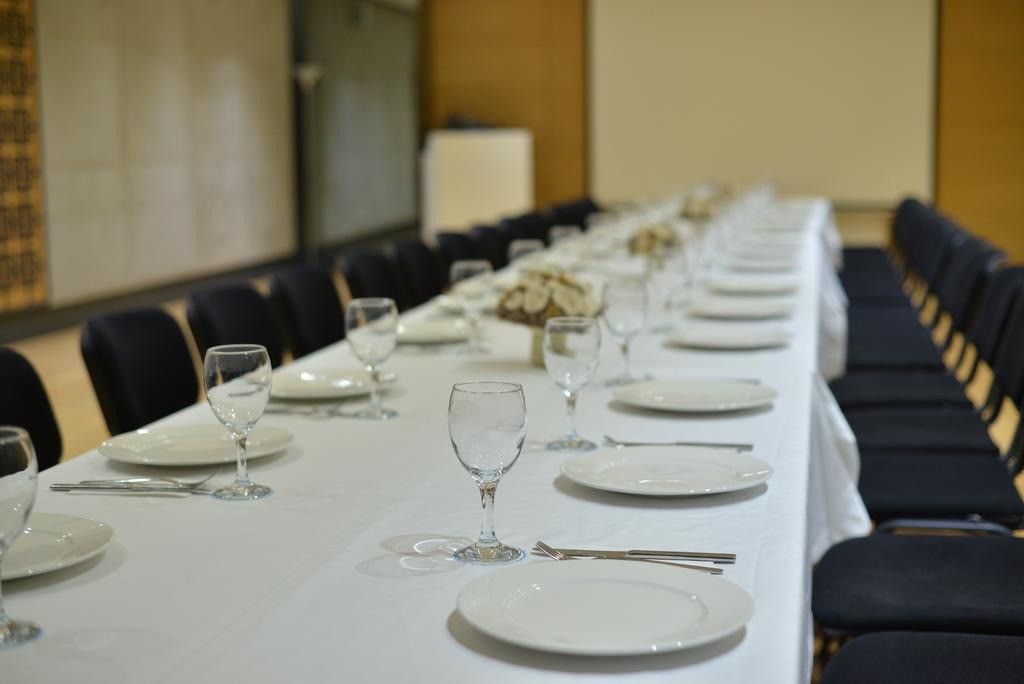 Wes Hotel Коджаели Екстериор снимка