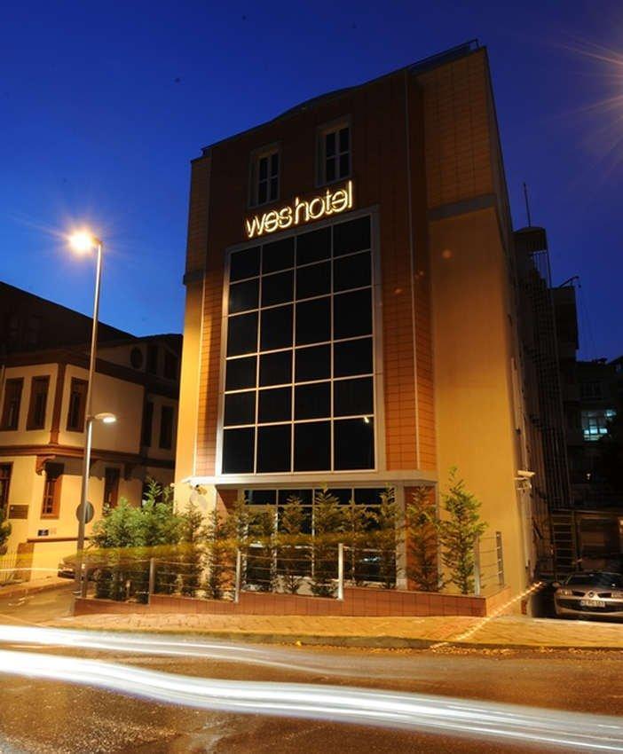 Wes Hotel Коджаели Екстериор снимка