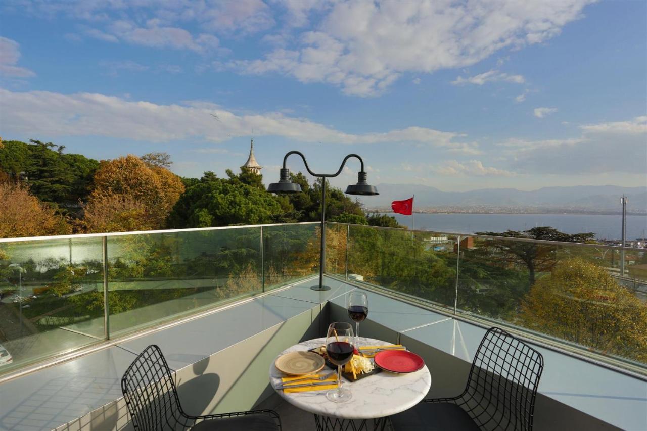 Wes Hotel Коджаели Екстериор снимка